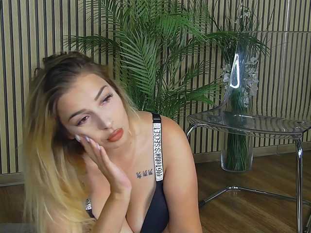 KelseyReese live cam on BongaCams