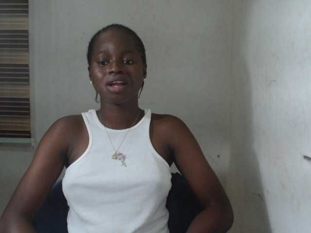 Sluttykittyx live cam on BongaCams