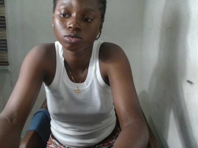 Sluttykittyx live cam on BongaCams