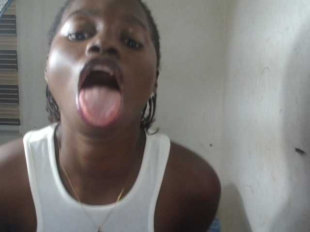 Sluttykittyx live cam on BongaCams