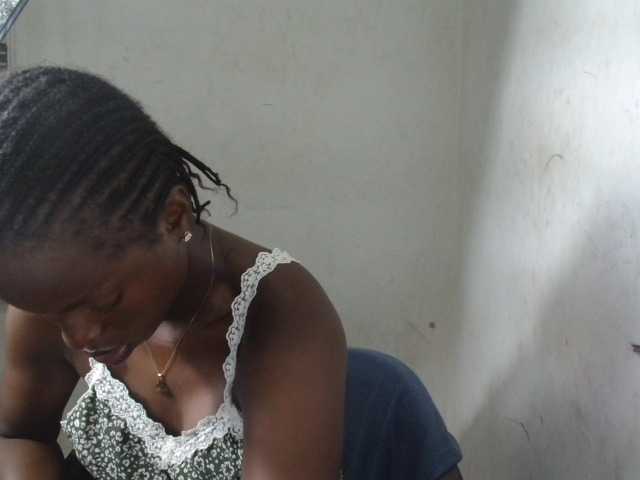 Sluttykittyx live cam on BongaCams