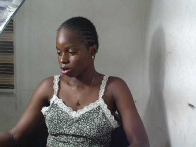 Sluttykittyx live cam on BongaCams