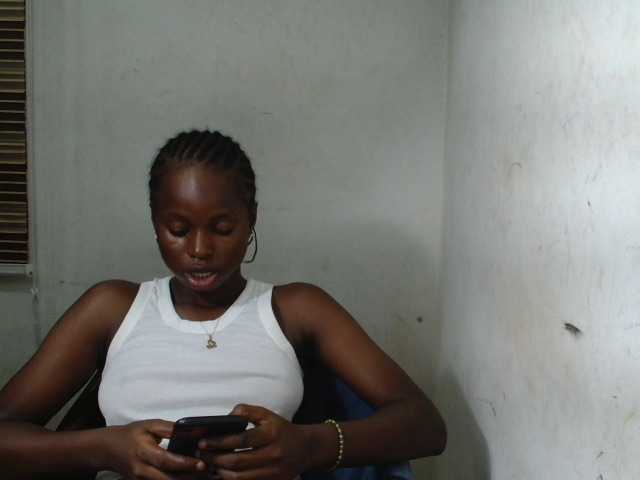 Sluttykittyx live cam on BongaCams