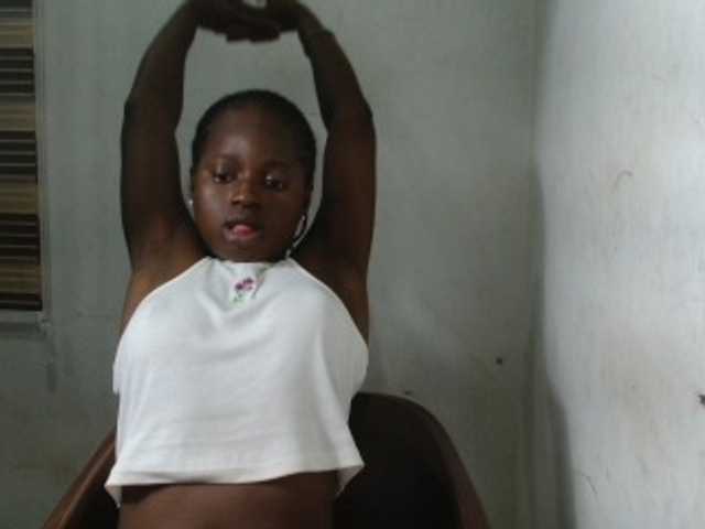 Sluttykittyx live cam on BongaCams