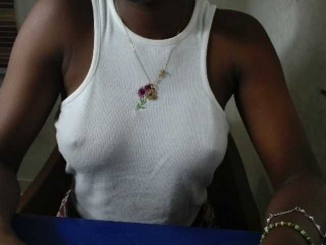 Sluttykittyx live cam on BongaCams
