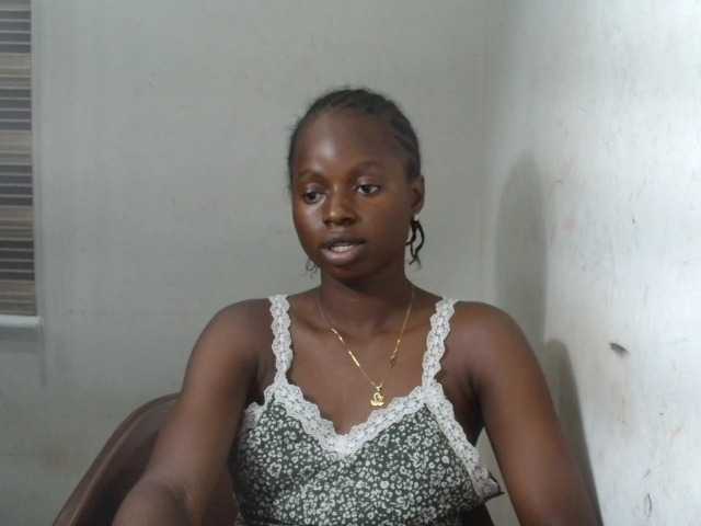 Sluttykittyx live cam on BongaCams