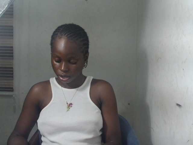 Sluttykittyx live cam on BongaCams