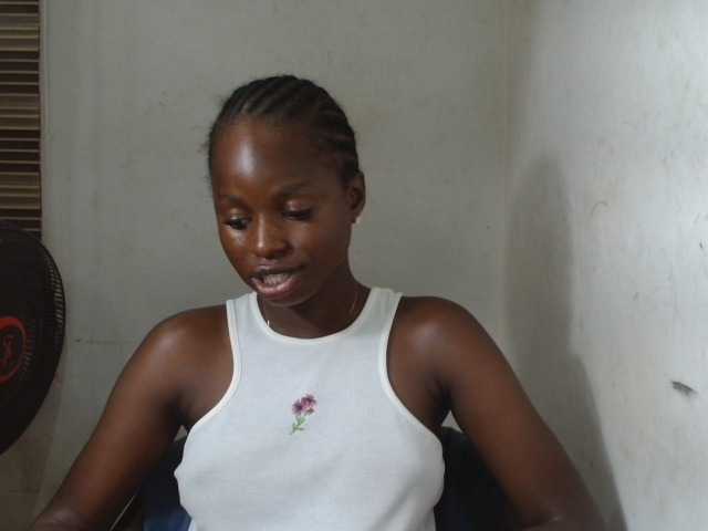 Sluttykittyx live cam
