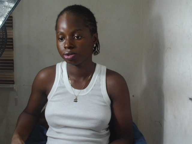 Sluttykittyx live cam on BongaCams
