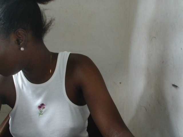 Sluttykittyx live cam on BongaCams