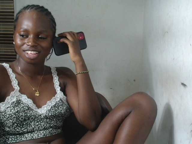 Sluttykittyx live cam on BongaCams