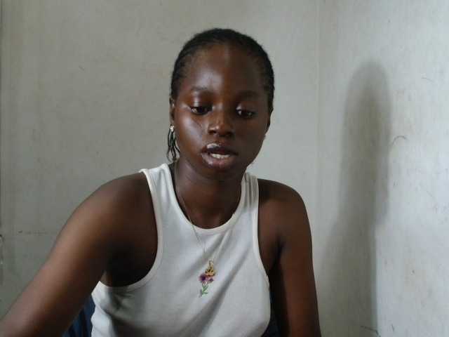 Sluttykittyx live cam on BongaCams