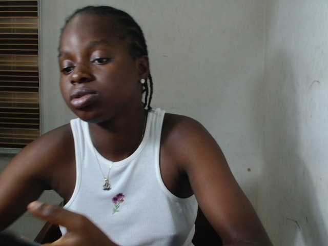 Sluttykittyx live cam on BongaCams