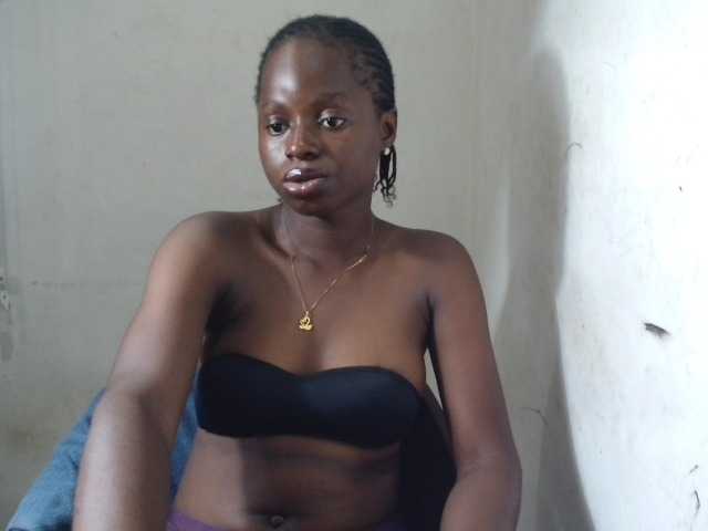 Sluttykittyx live cam on BongaCams