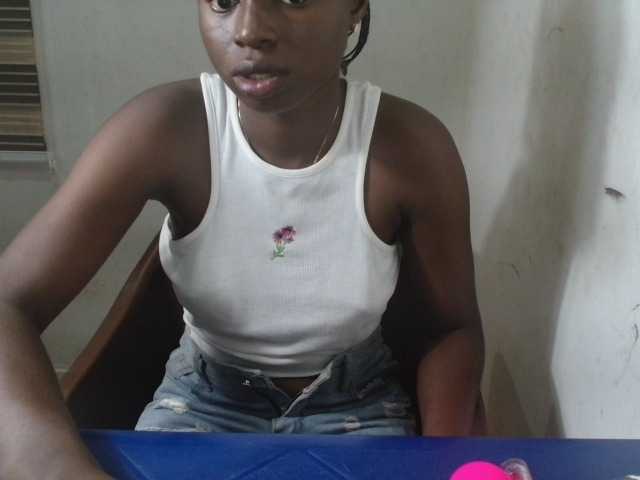 Sluttykittyx live webcam show