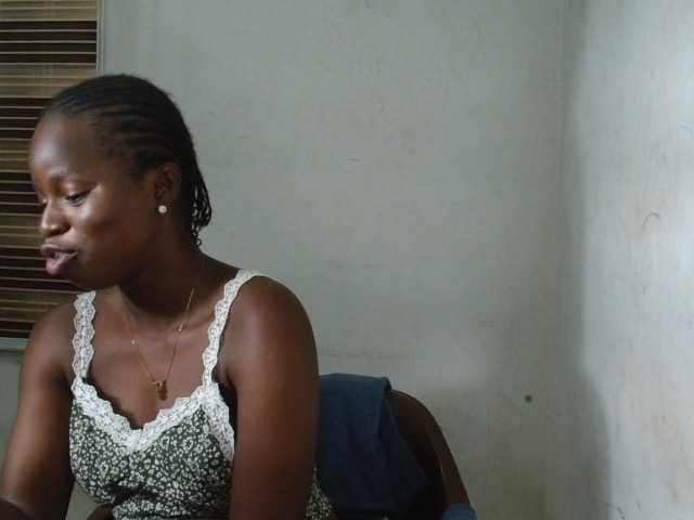 Sluttykittyx live cam on BongaCams