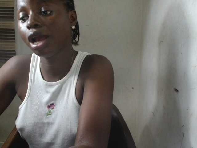 Sluttykittyx live cam on BongaCams