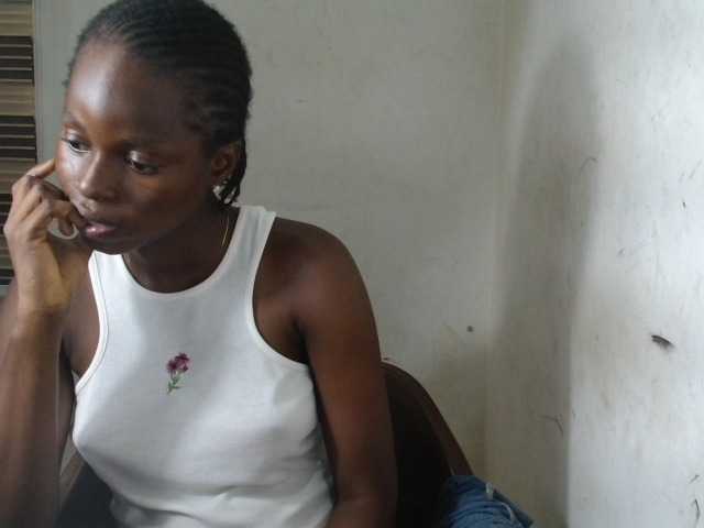 le modèle Sluttykittyx est en webcam porno dans un show sur le site bongacams, il possède les tags suivants: Ebony,Brunette,Trimmed