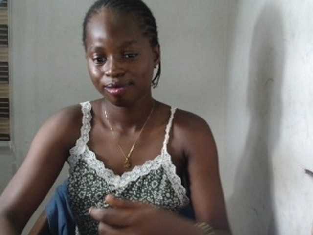 Sluttykittyx live cam on BongaCams