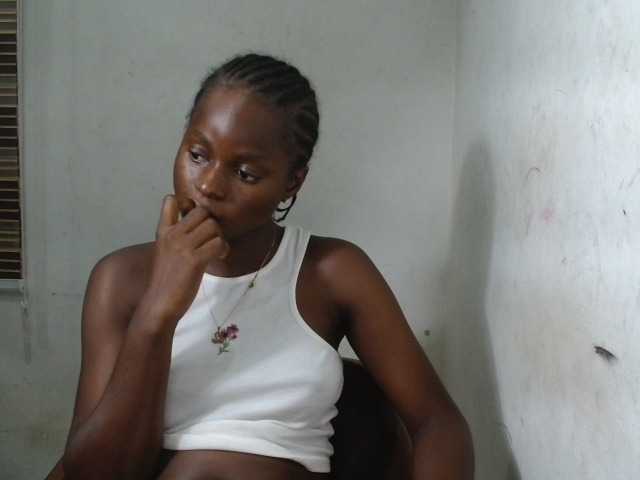 Sluttykittyx live cam on BongaCams