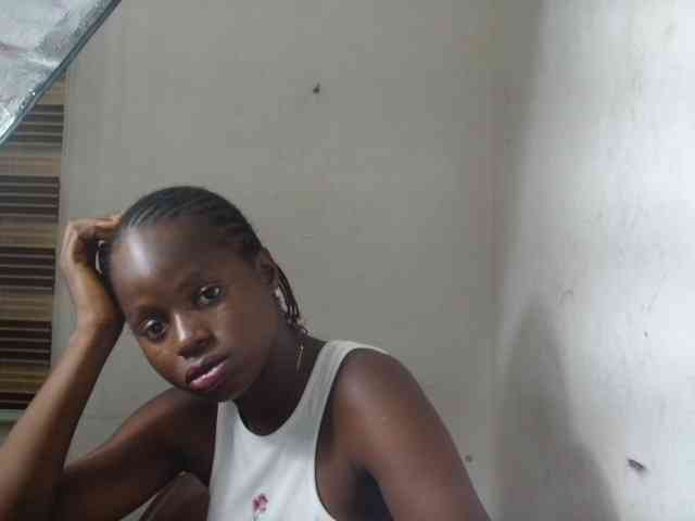 Sluttykittyx Live Webcam on BongaCams