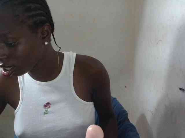 Sluttykittyx's cam show statistics and live stream