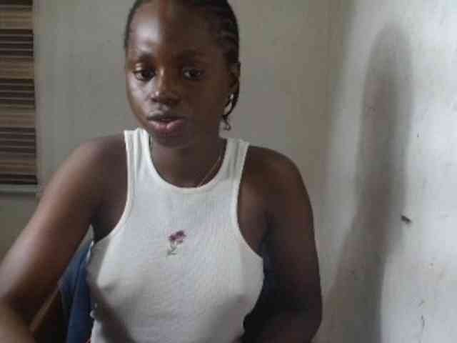 Sluttykittyx Live Webcam on BongaCams