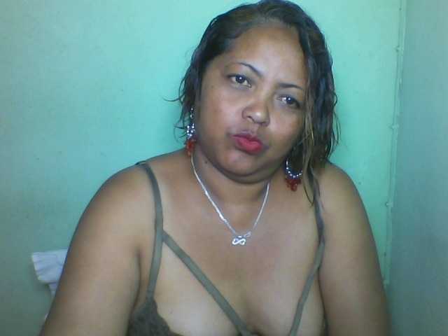 Annabellah live cam on BongaCams