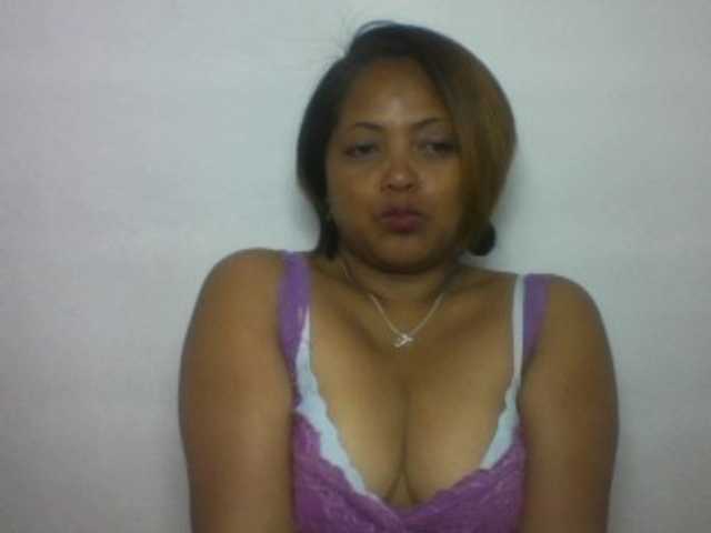 Annabellah live webcam show