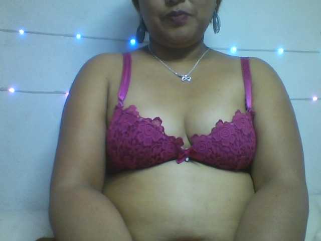 Annabellah live cam on BongaCams