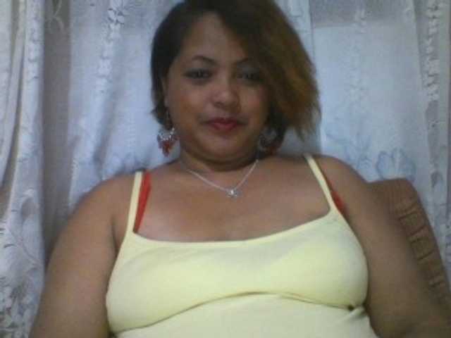 Annabellah live cam on BongaCams