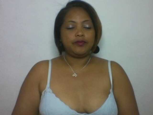 Annabellah live webcam show