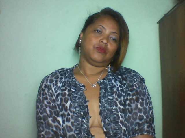 Annabellah live cam on BongaCams
