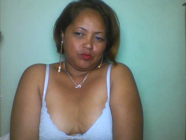 Annabellah live cam on BongaCams