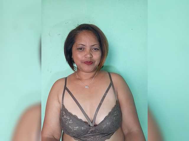 Annabellah live cam on BongaCams