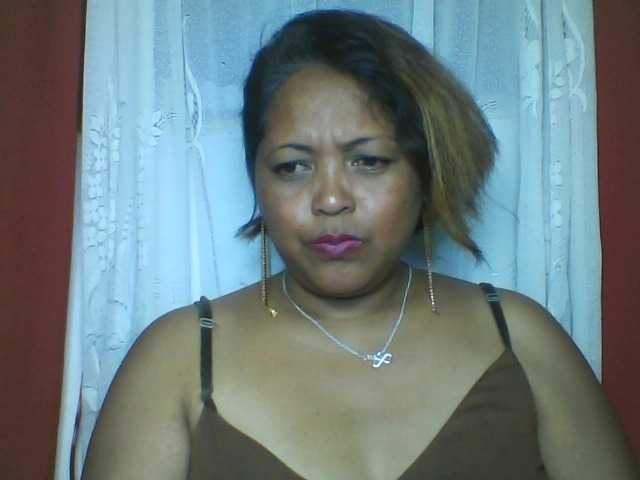 Annabellah live cam on BongaCams