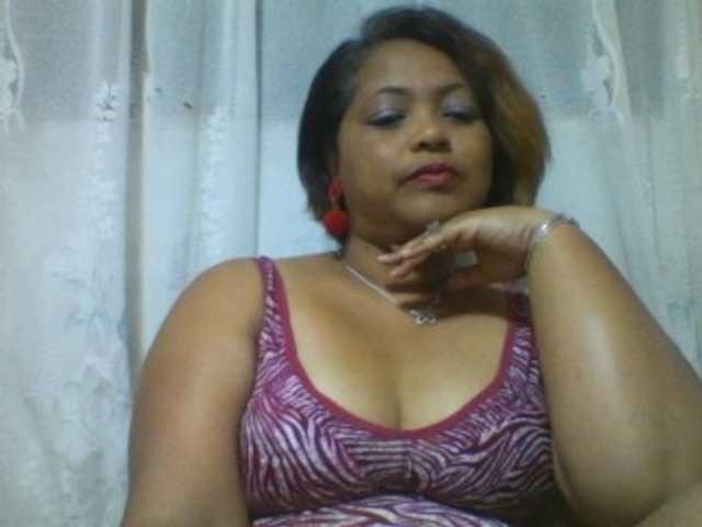 Annabellah live cam on BongaCams