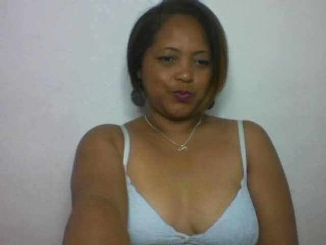 Annabellah live cam on BongaCams