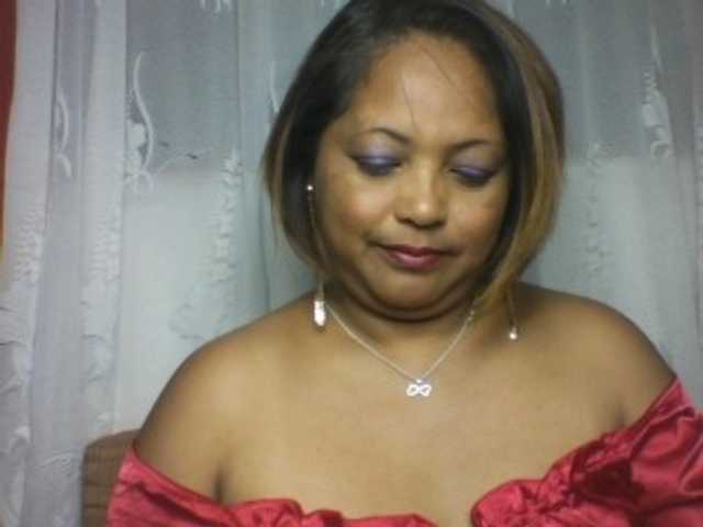 Annabellah live webcam show