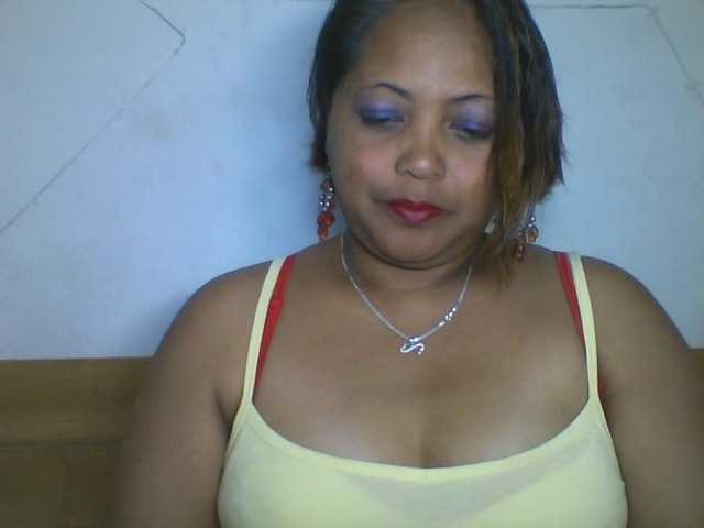 Annabellah live webcam show