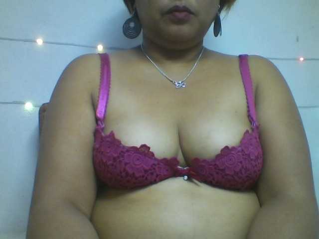 Annabellah live cam on BongaCams