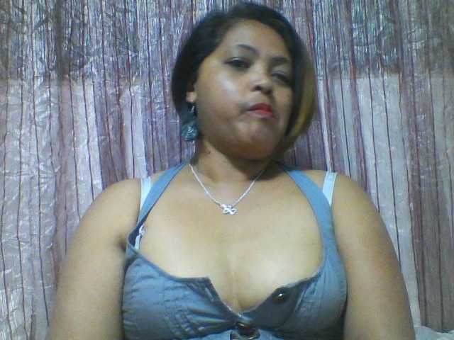 Annabellah live cam on BongaCams
