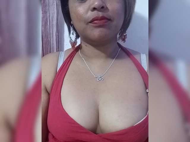 Annabellah live cam on BongaCams