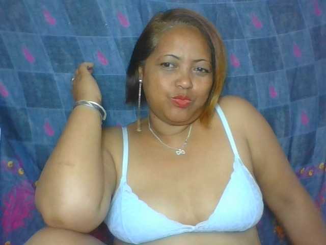 Annabellah live cam on BongaCams