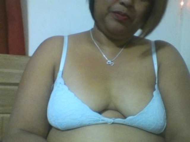 Annabellah live cam on BongaCams