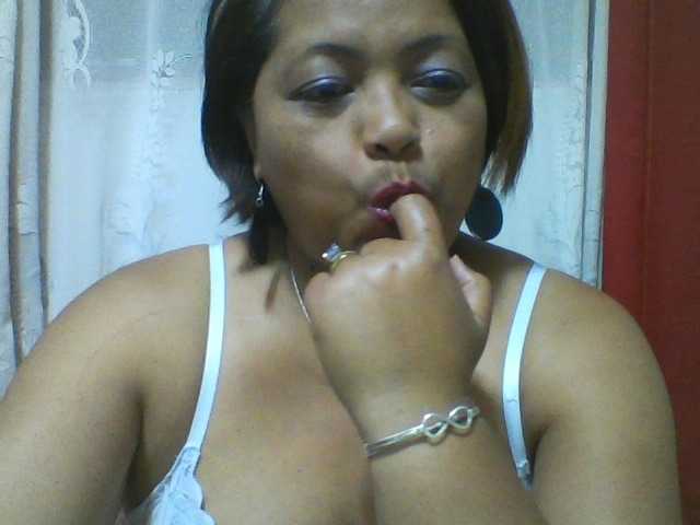 Annabellah live webcam show
