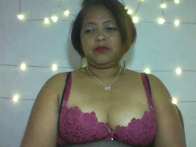 Annabellah live cam on BongaCams