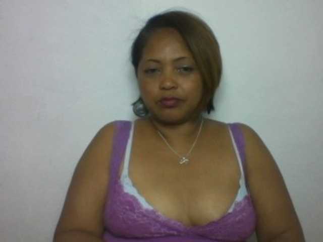 Annabellah live webcam show