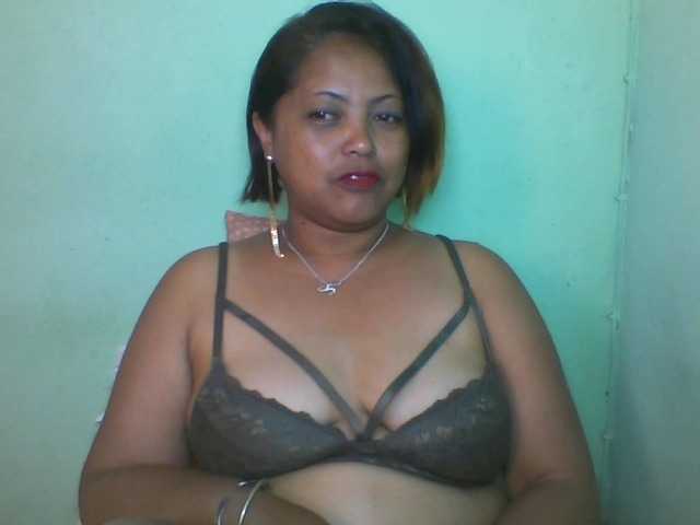 Annabellah live cam on BongaCams