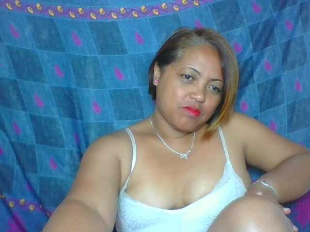 Annabellah live cam on BongaCams
